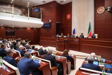 Римма Ратникова: Югары уңышлар күрсәтеп килгән Татарстан мәгарифе нигә телгәләнә?
